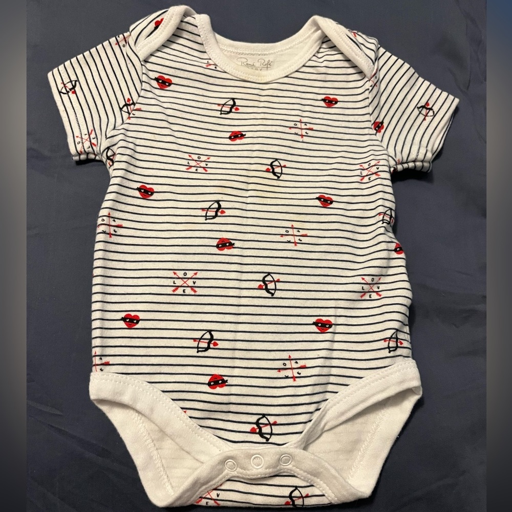 Infant onesie size 6-9 months